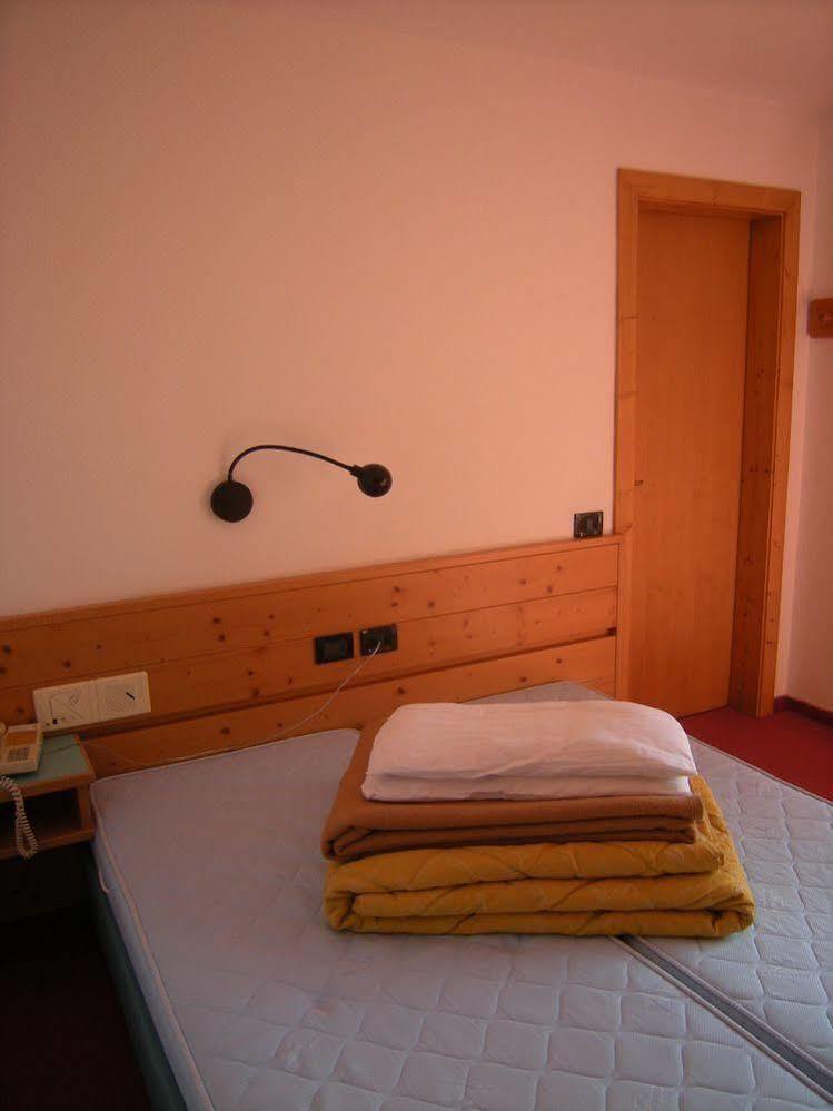 Albergo Pozzole Stava Exterior photo